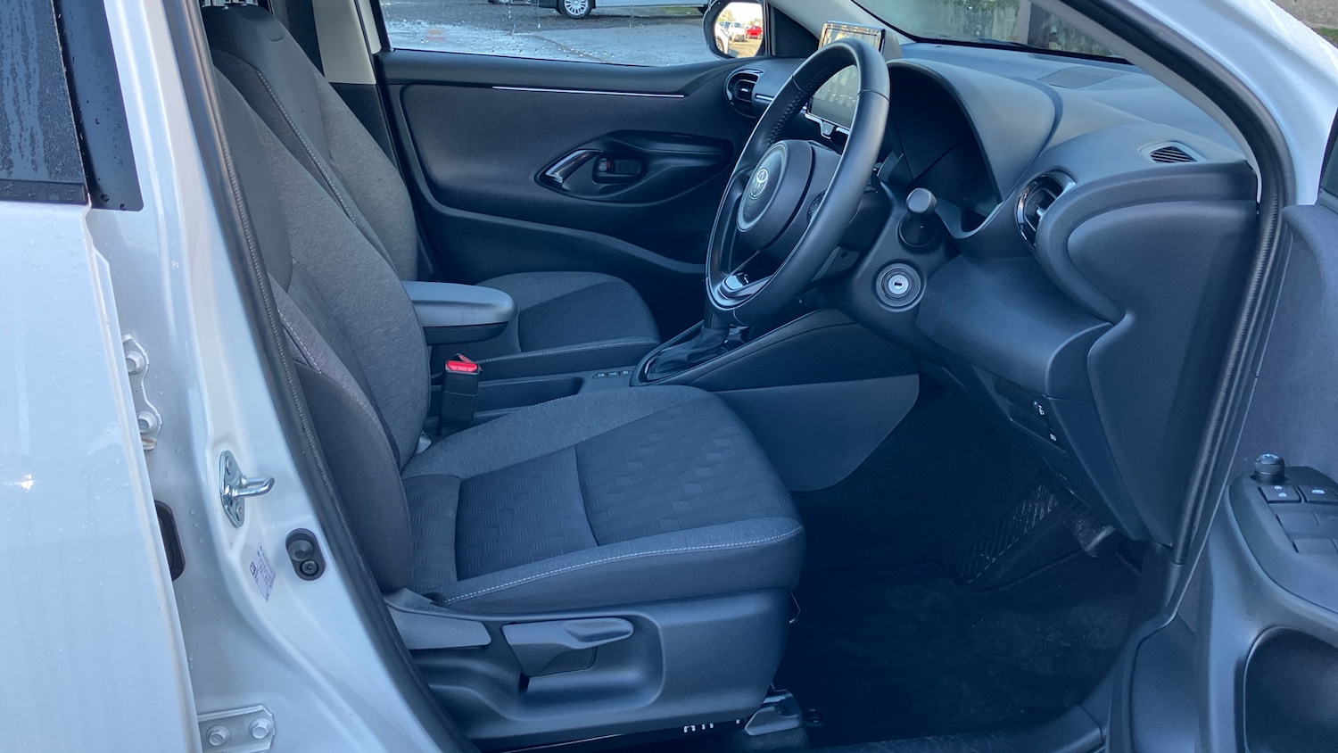 Used Toyota Yaris 2024 for sale - 77036642: Photo 11