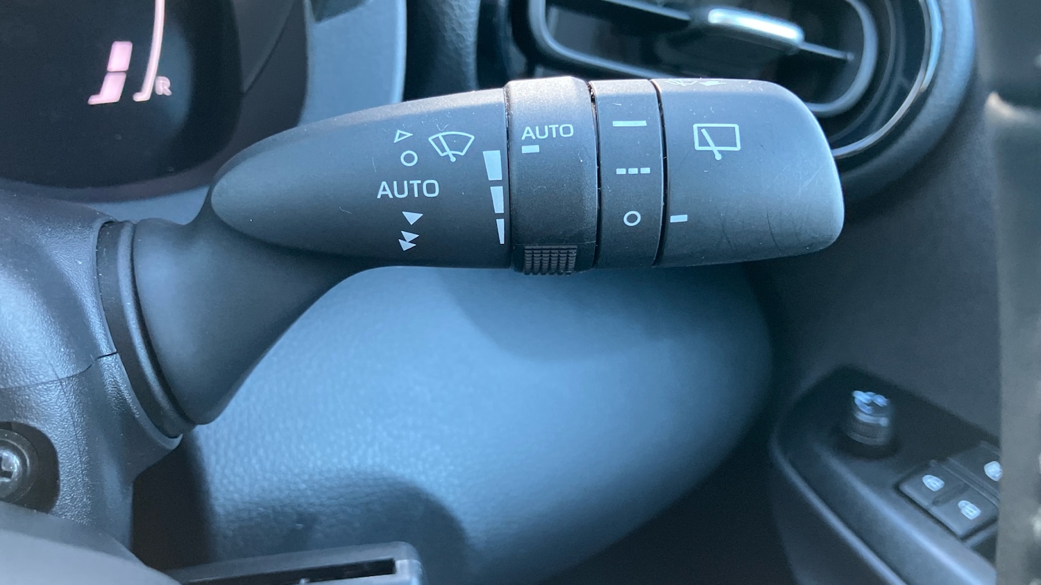 Used Toyota Yaris 2024 for sale - 77036642: Photo 21