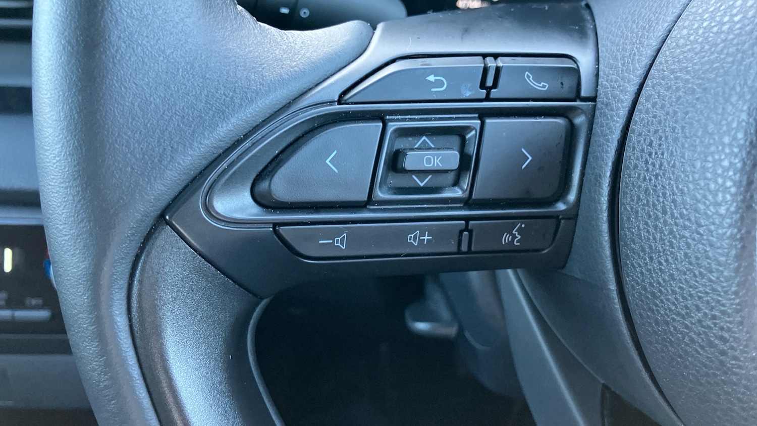 Used Toyota Yaris 2024 for sale - 77036642: Photo 24