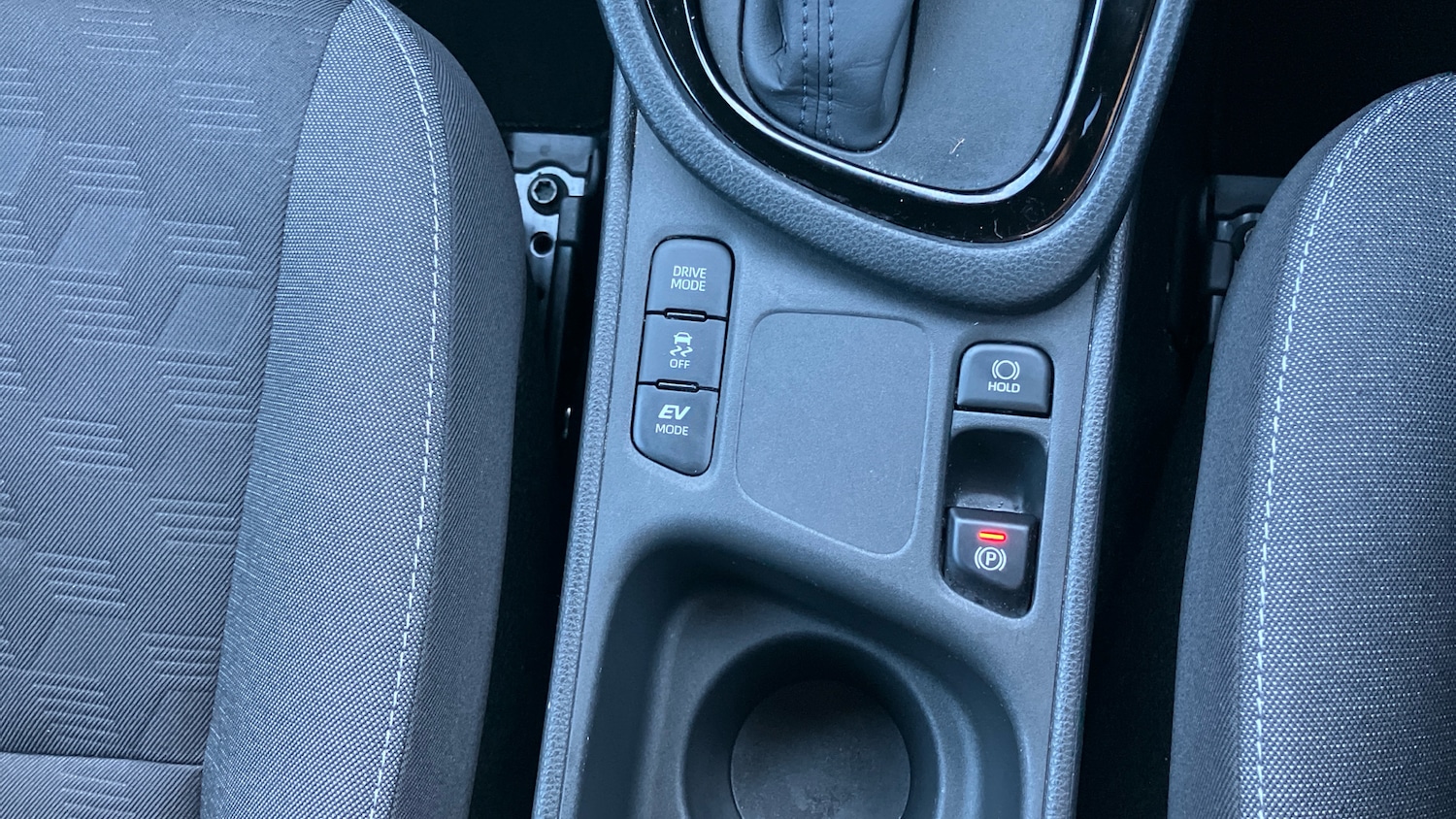 Used Toyota Yaris 2024 for sale - 77036642: Photo 32