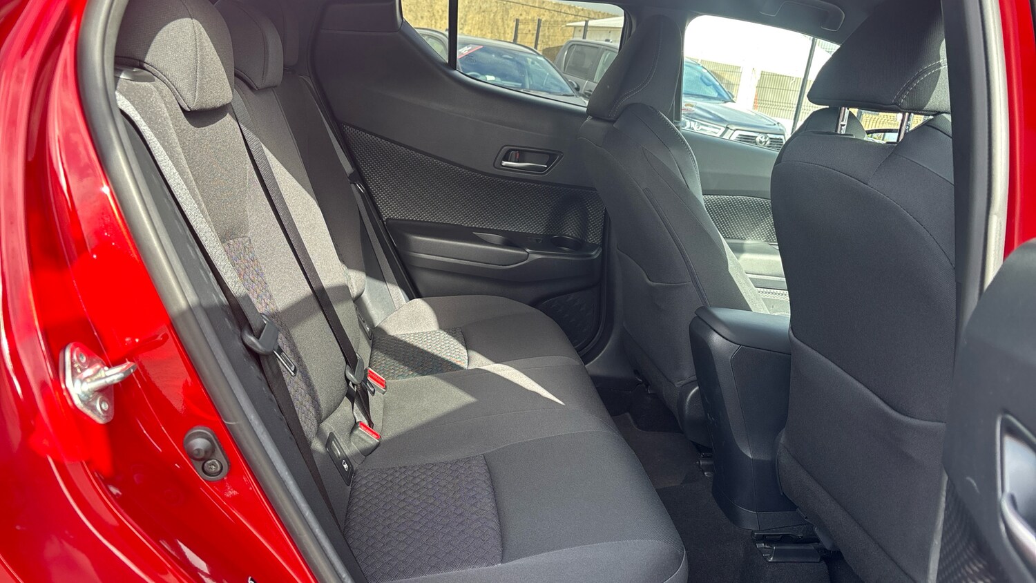 Used Toyota C-HR 2023 for sale - 77963100: Photo 12