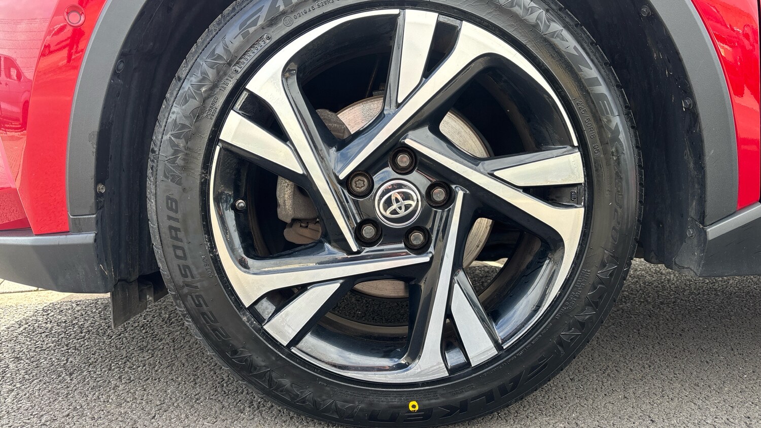 Used Toyota C-HR 2023 for sale - 77963100: Photo 18