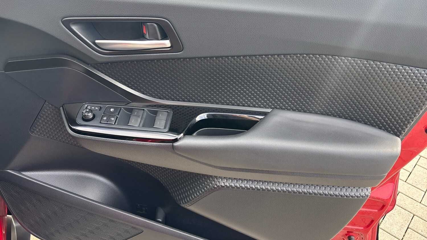 Used Toyota C-HR 2023 for sale - 77963100: Photo 38