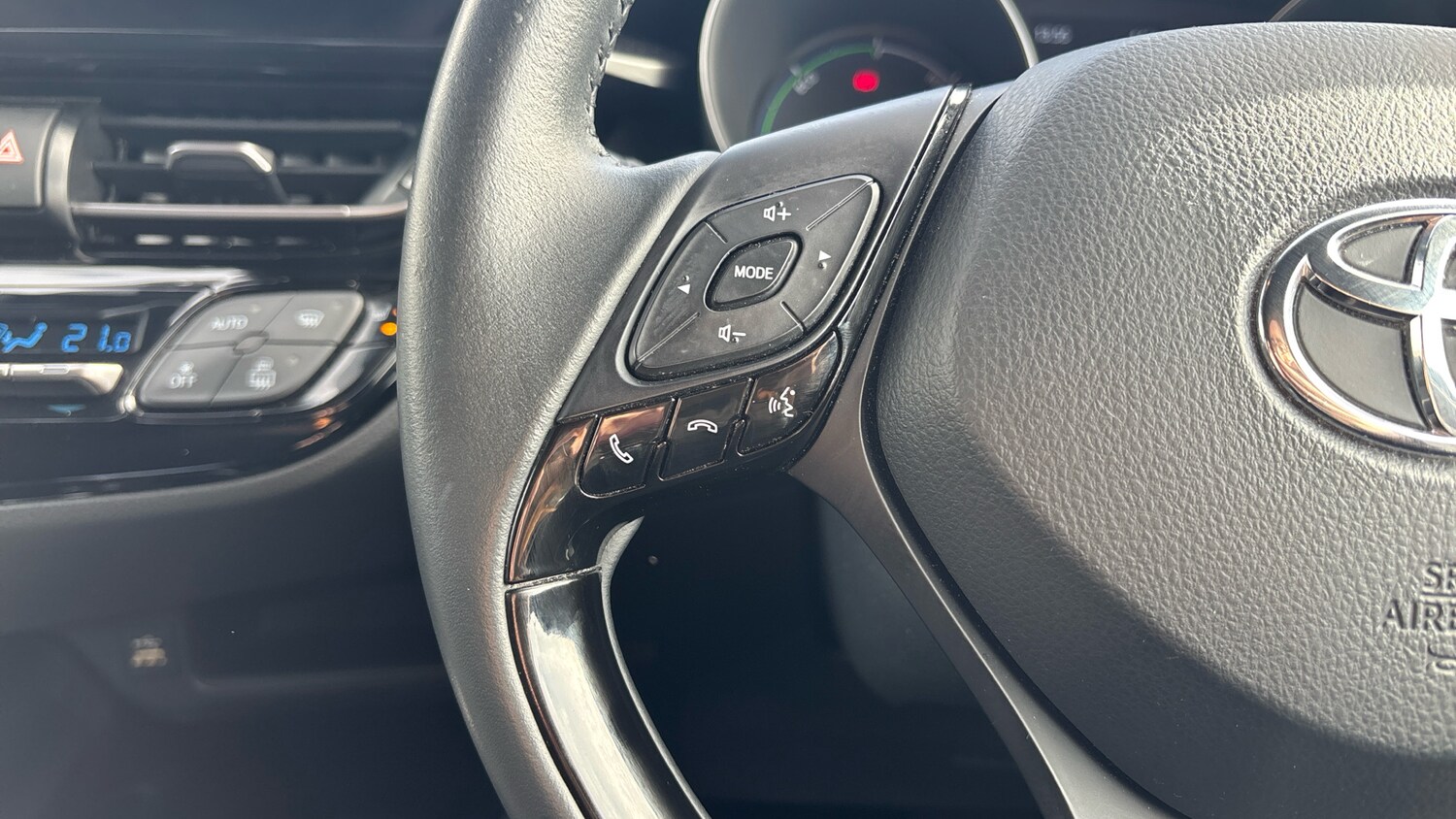 Used Toyota C-HR 2023 for sale - 77963100: Photo 41