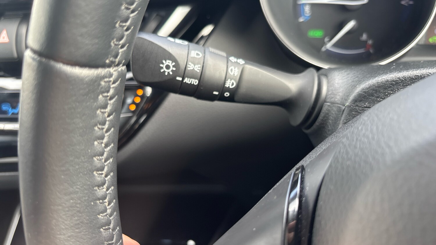 Used Toyota C-HR 2023 for sale - 77963100: Photo 42