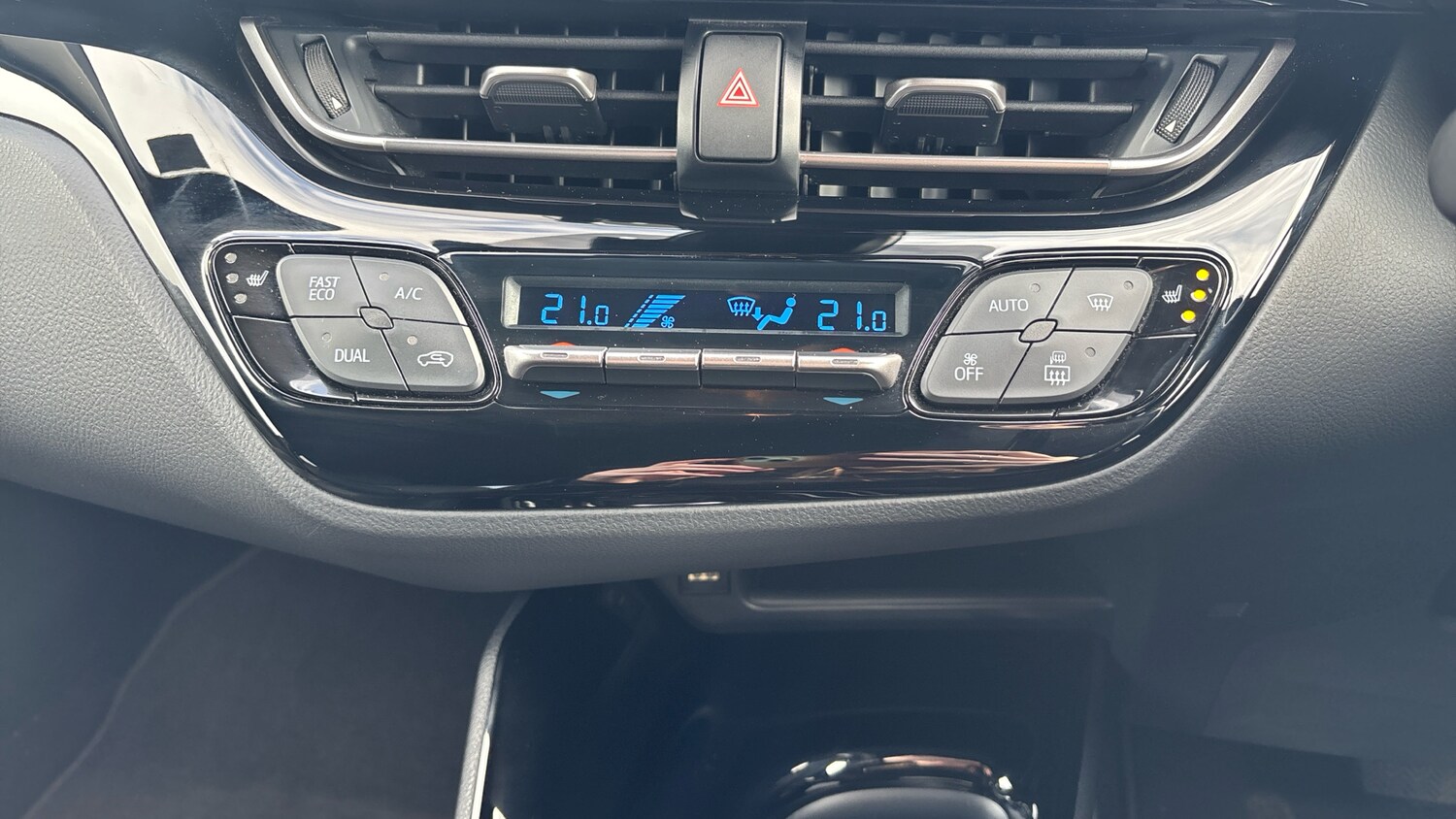 Used Toyota C-HR 2023 for sale - 77963100: Photo 44