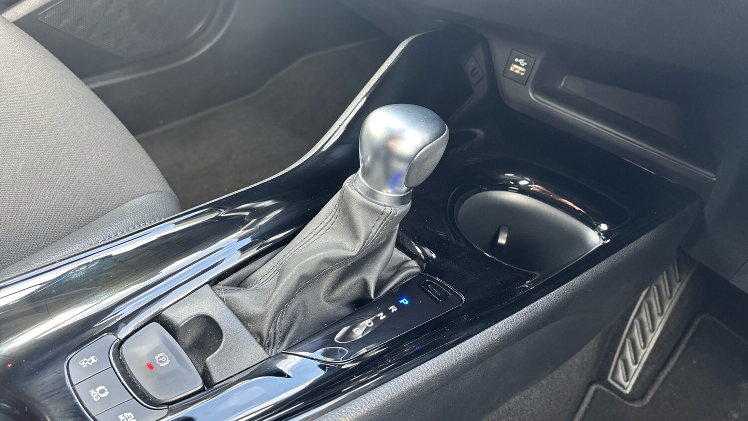 Used Toyota C-HR 2023 for sale - 77963100: Photo 45