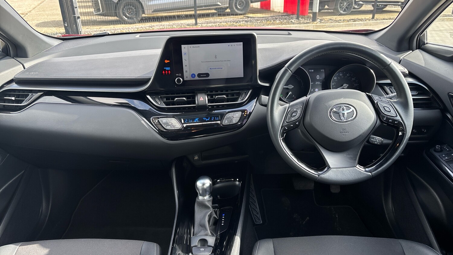 Used Toyota C-HR 2023 for sale - 77963100: Photo 5