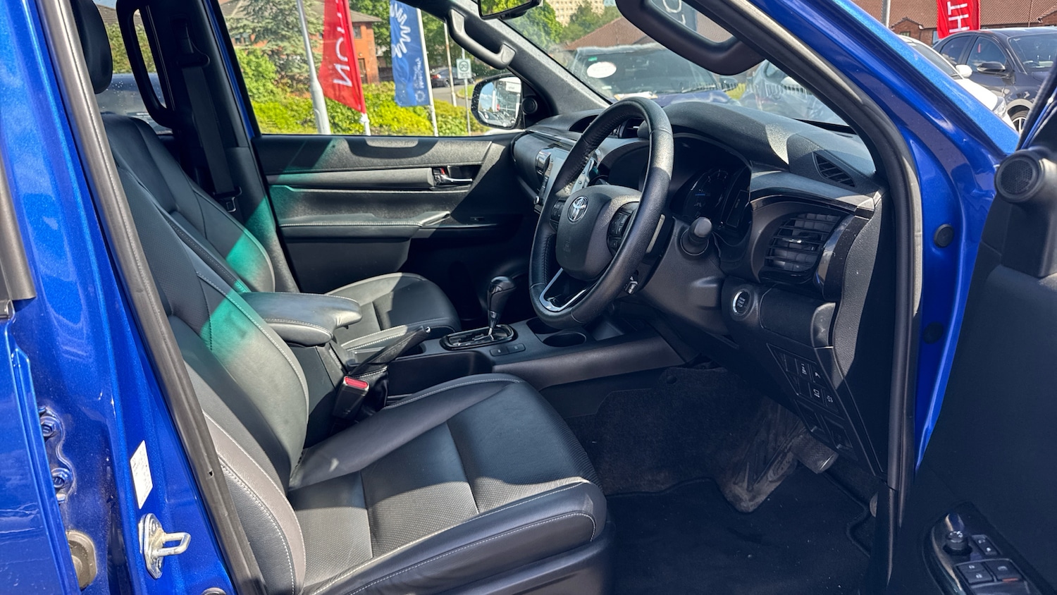 Used Toyota Hilux 2023 for sale - 76541729: Photo 11