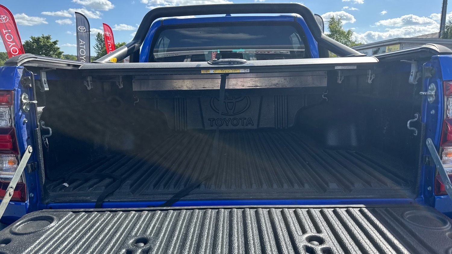 Used Toyota Hilux 2023 for sale - 76541729: Photo 14