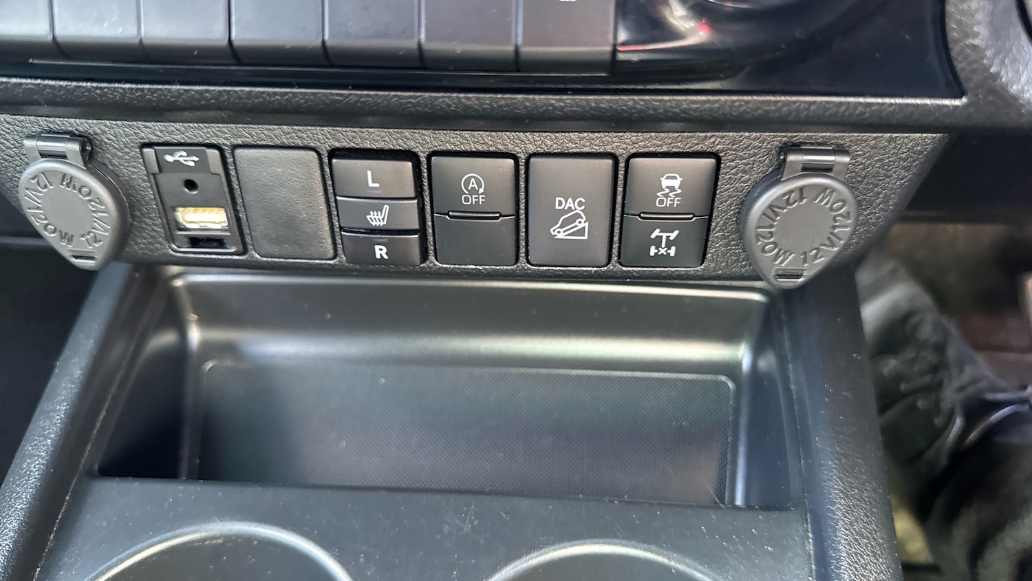 Used Toyota Hilux 2023 for sale - 76541729: Photo 30