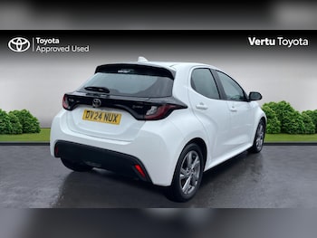 Used Toyota Yaris 2024 for sale - 79385828: Photo