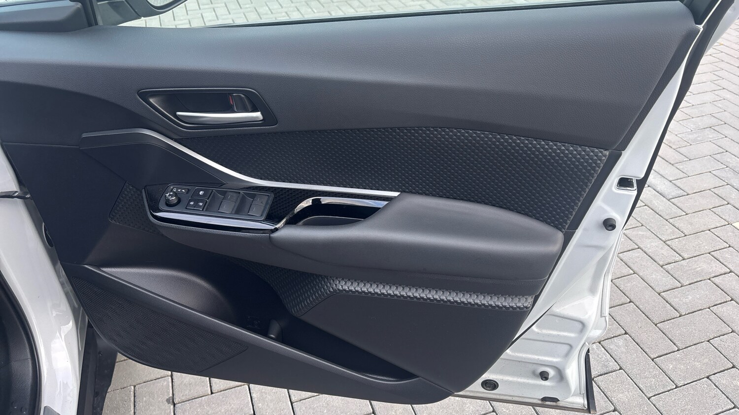 Used Toyota C-HR 2023 for sale - 76159935: Photo 46