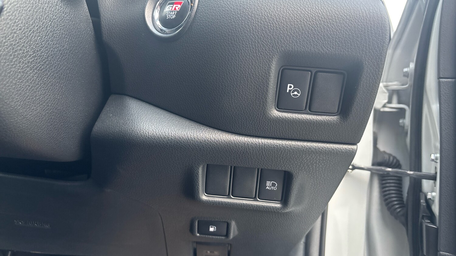 Used Toyota C-HR 2023 for sale - 76159935: Photo 47