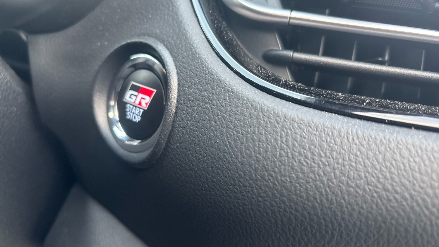 Used Toyota C-HR 2023 for sale - 76159935: Photo 48