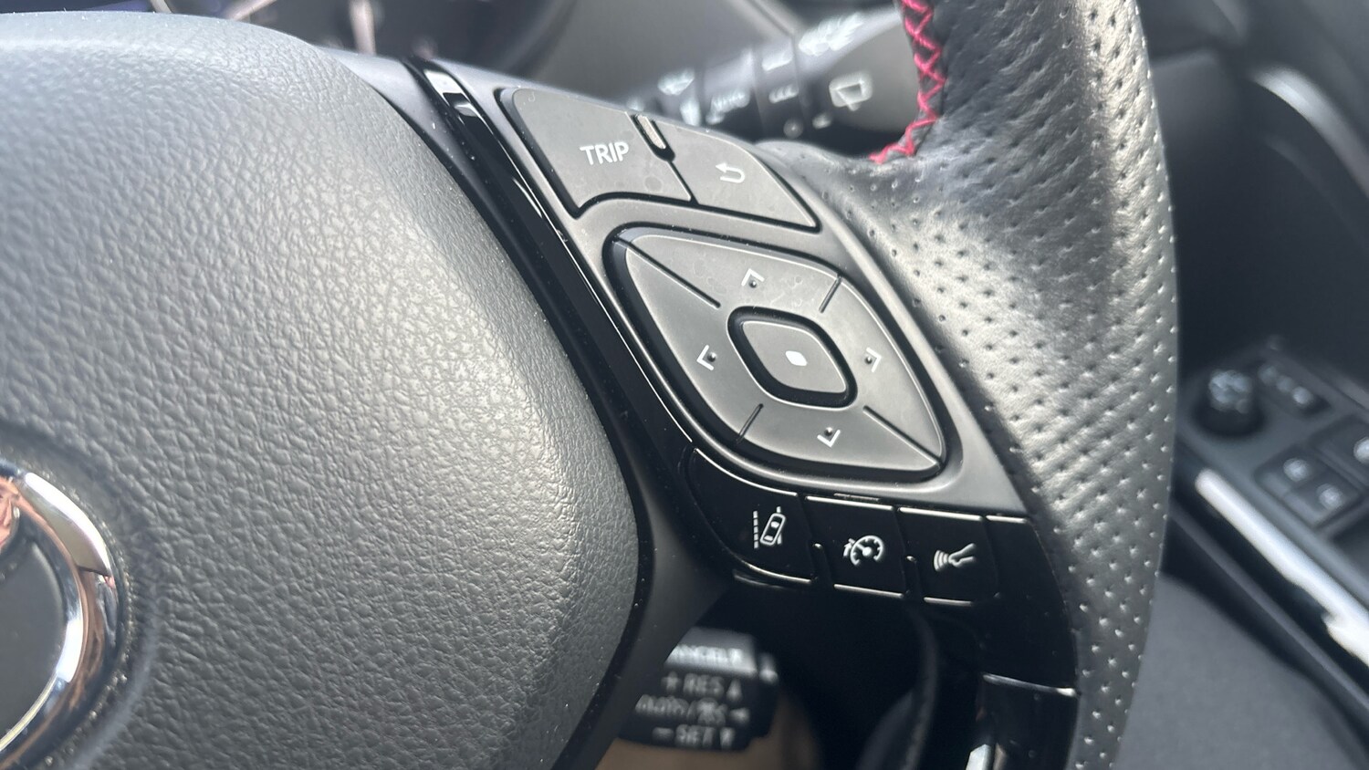 Used Toyota C-HR 2023 for sale - 76159935: Photo 52