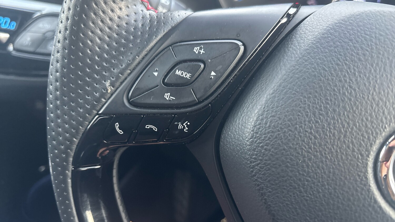 Used Toyota C-HR 2023 for sale - 76159935: Photo 53