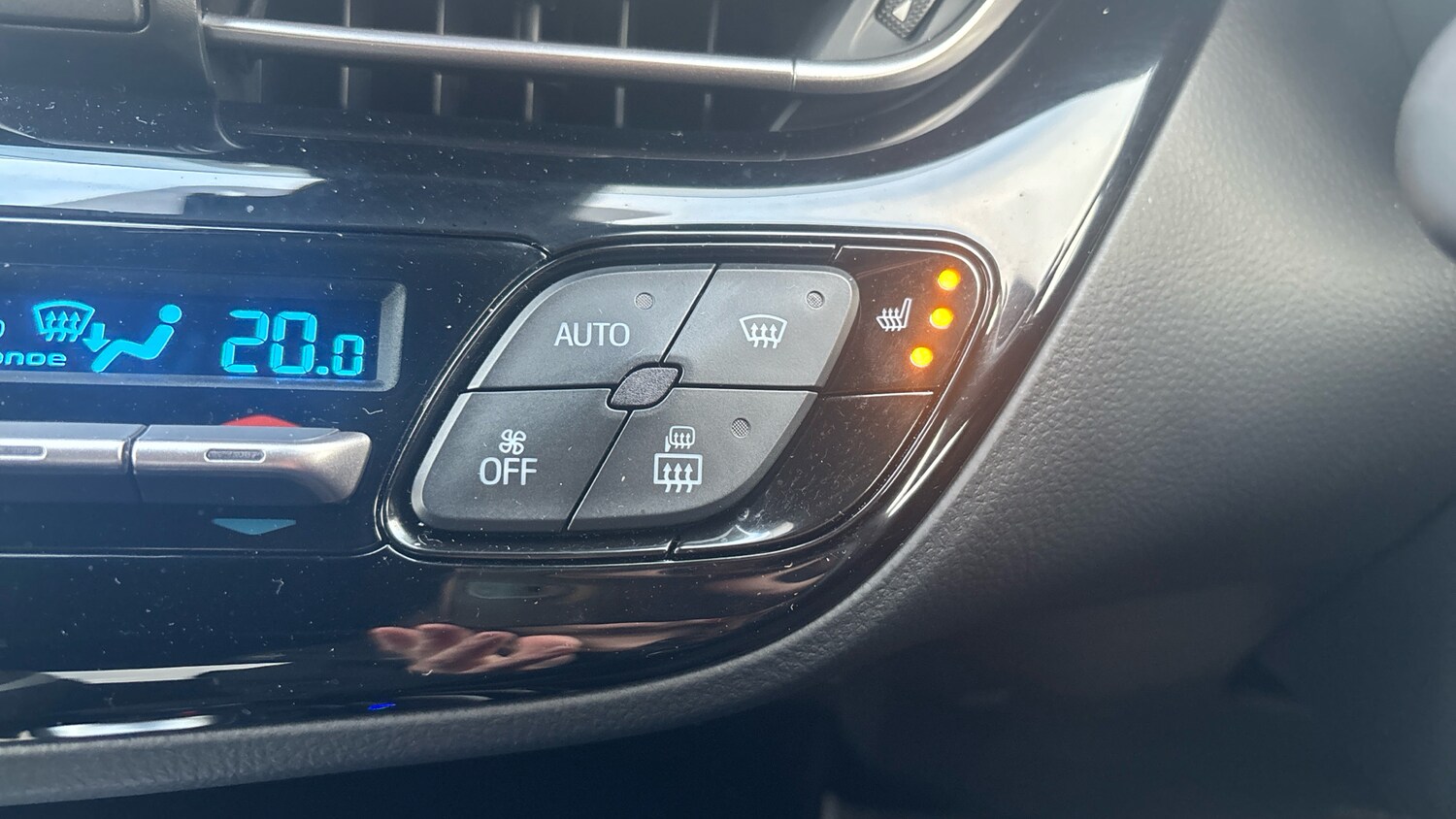 Used Toyota C-HR 2023 for sale - 76159935: Photo 55