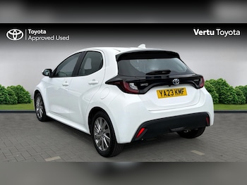 Used Toyota Yaris 2023 for sale - 79098944: Photo