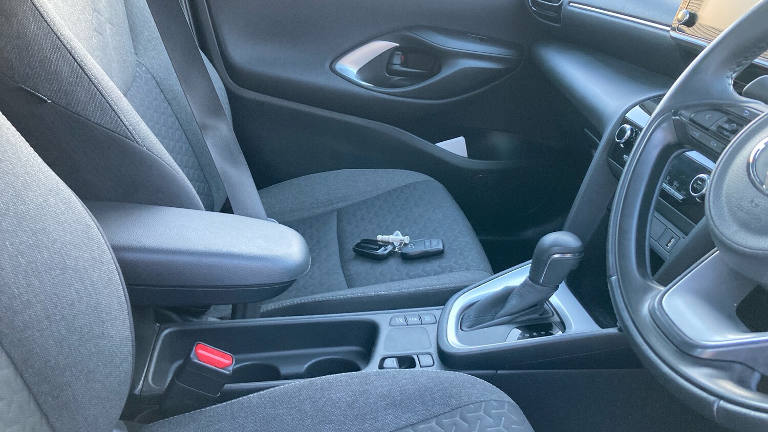 Used Toyota Yaris Cross 2023 for sale - 77662451: Photo 34