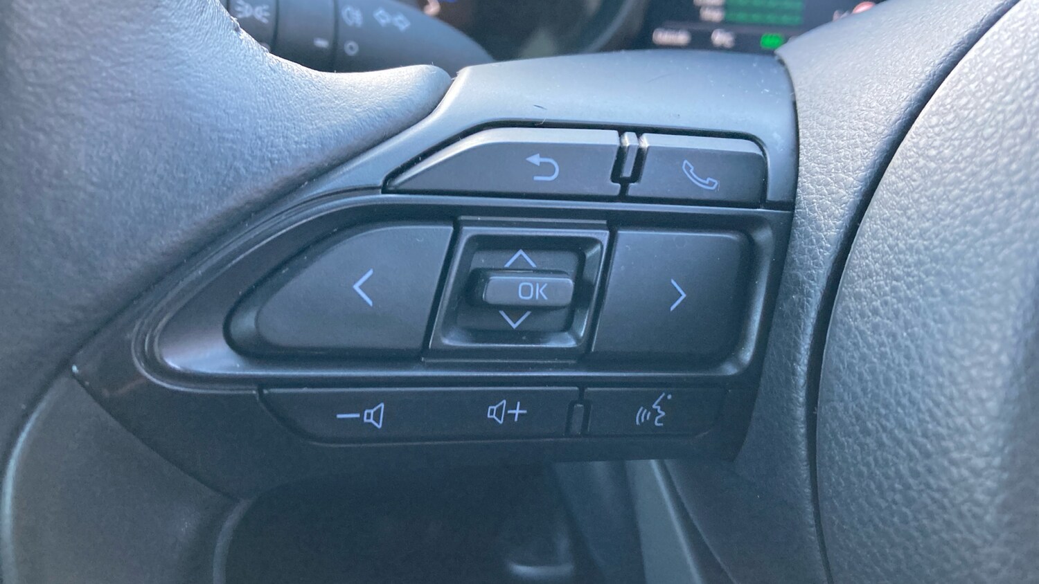 Used Toyota Yaris Cross 2023 for sale - 77662451: Photo 38