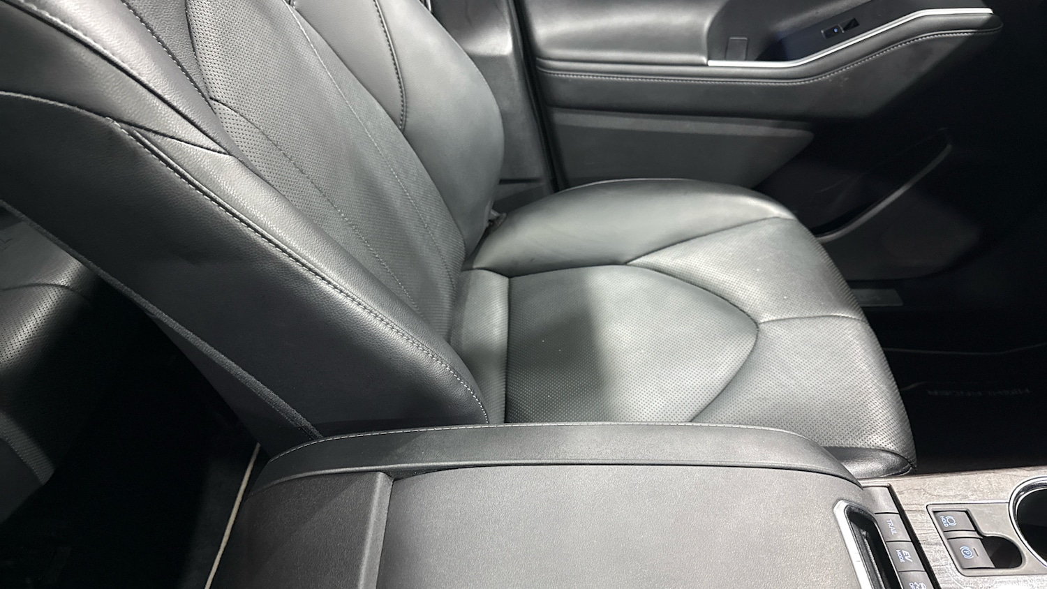 Used Toyota Highlander 2022 for sale - 76643254: Photo 38