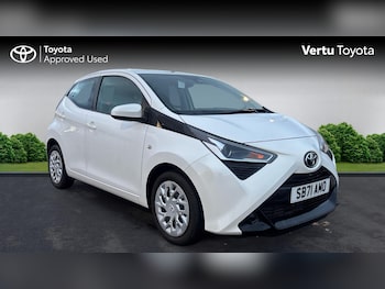 2022 (71) - 1.0 VVT-i X-Play TSS 5dr Petrol Hatchback