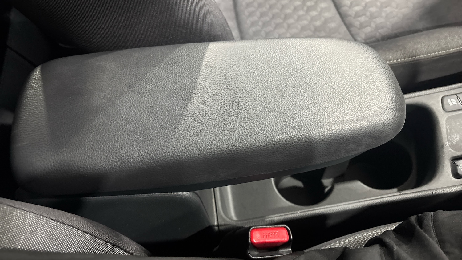 Used Toyota Yaris 2022 for sale - 76830556: Photo 53