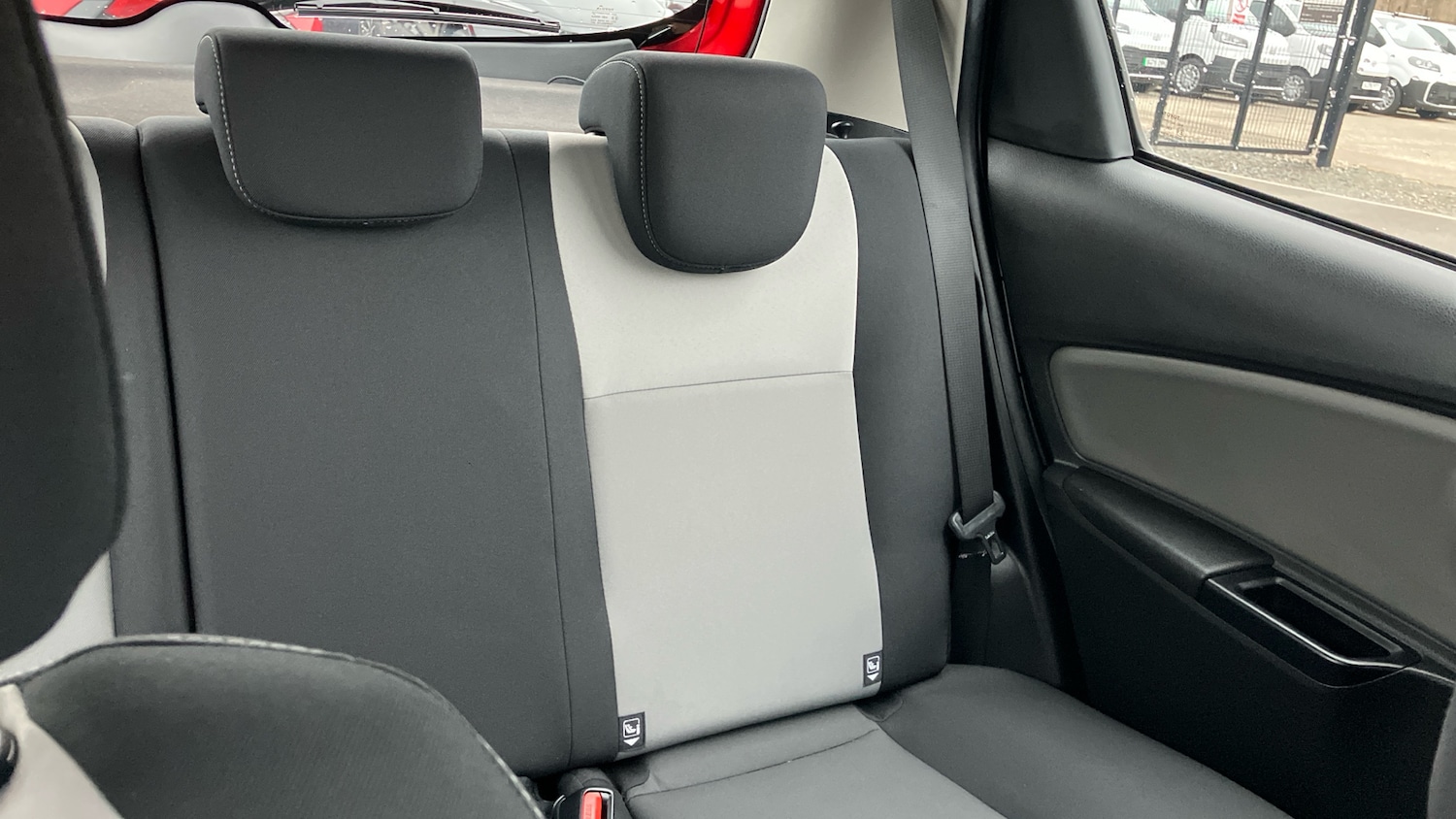 Used Toyota Yaris 2019 for sale - 76253085: Photo 42