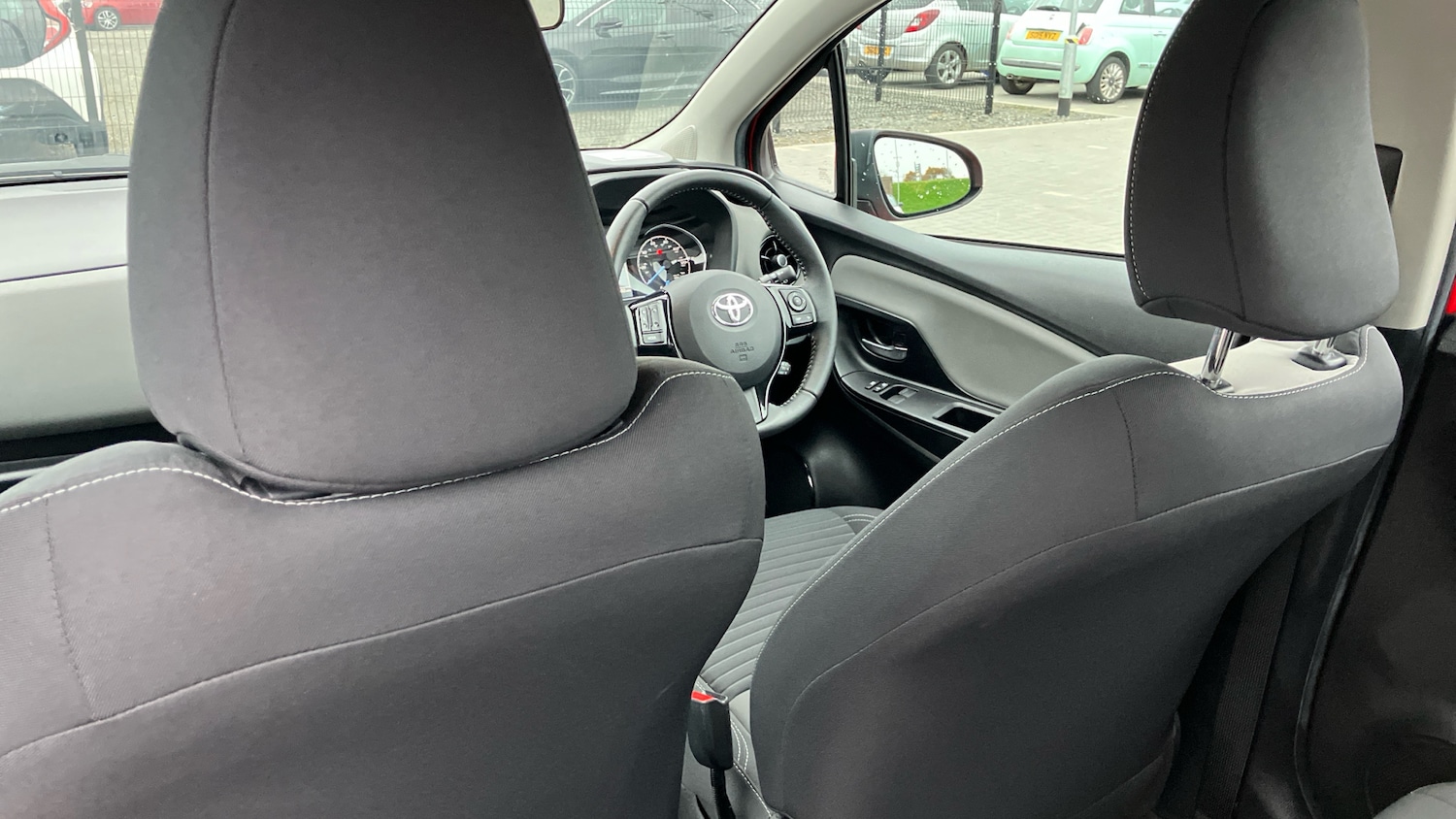 Used Toyota Yaris 2019 for sale - 76253085: Photo 55