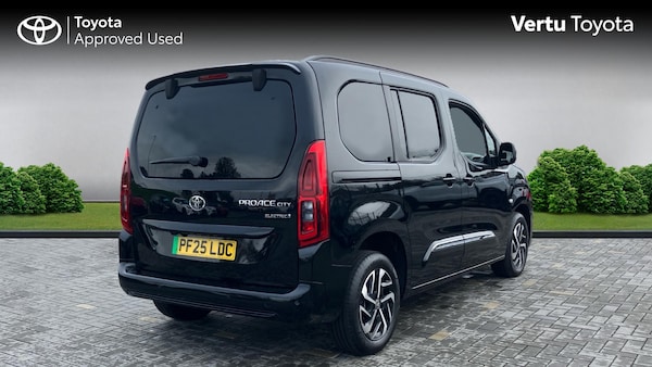 Used Toyota PROACE CITY Verso 2025 for sale - 76243526: Photo 2