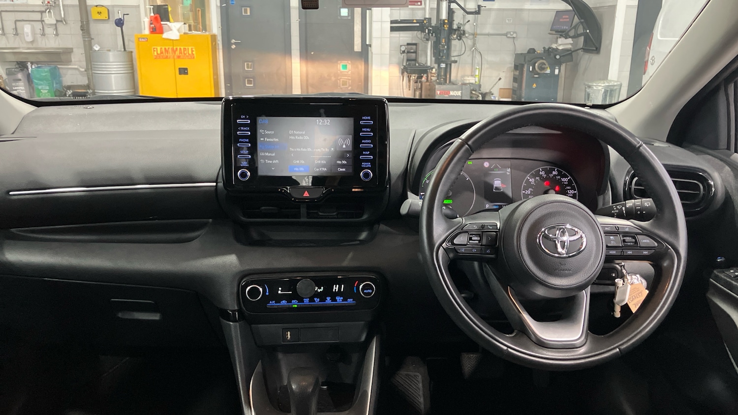 Used Toyota Yaris 2020 for sale - 77917099: Photo 5