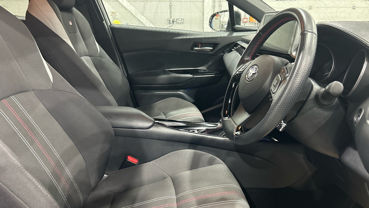 Used Toyota C-HR 2022 for sale - 76780048: Photo 11