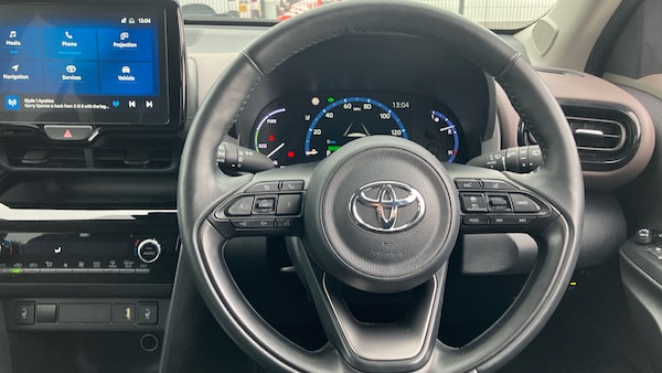 Used Toyota Yaris Cross 2023 for sale - 76263224: Photo 8