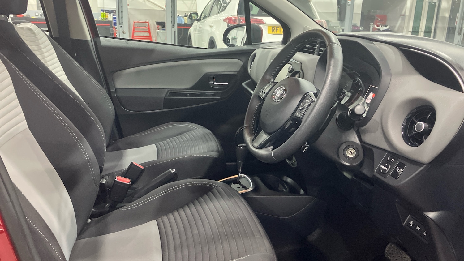 Used Toyota Yaris 2018 for sale - 77046178: Photo 11