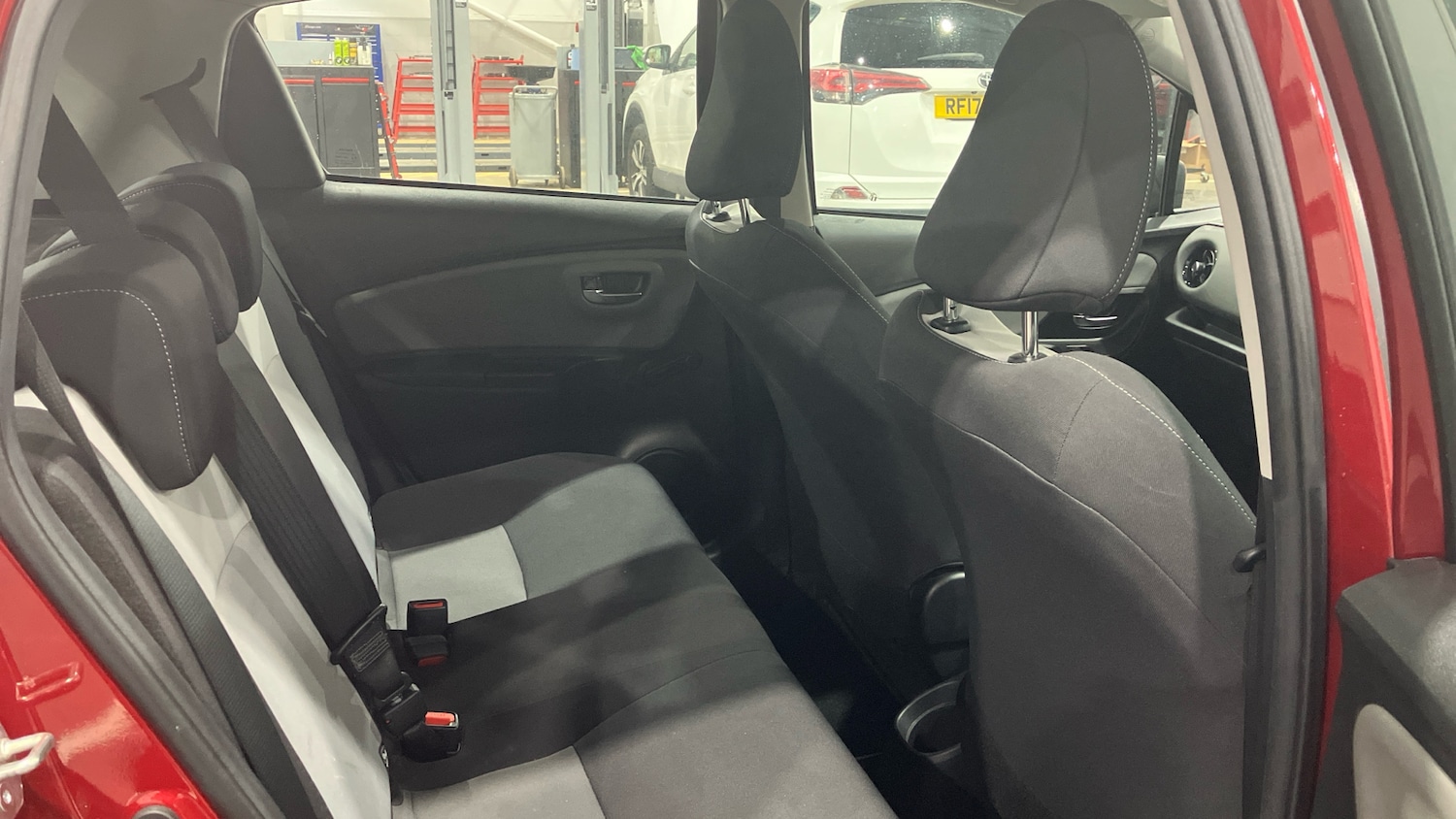 Used Toyota Yaris 2018 for sale - 77046178: Photo 12