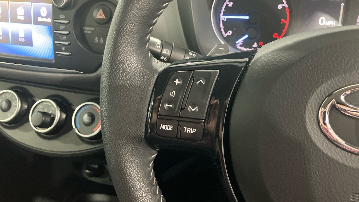 Used Toyota Yaris 2018 for sale - 77046178: Photo 24