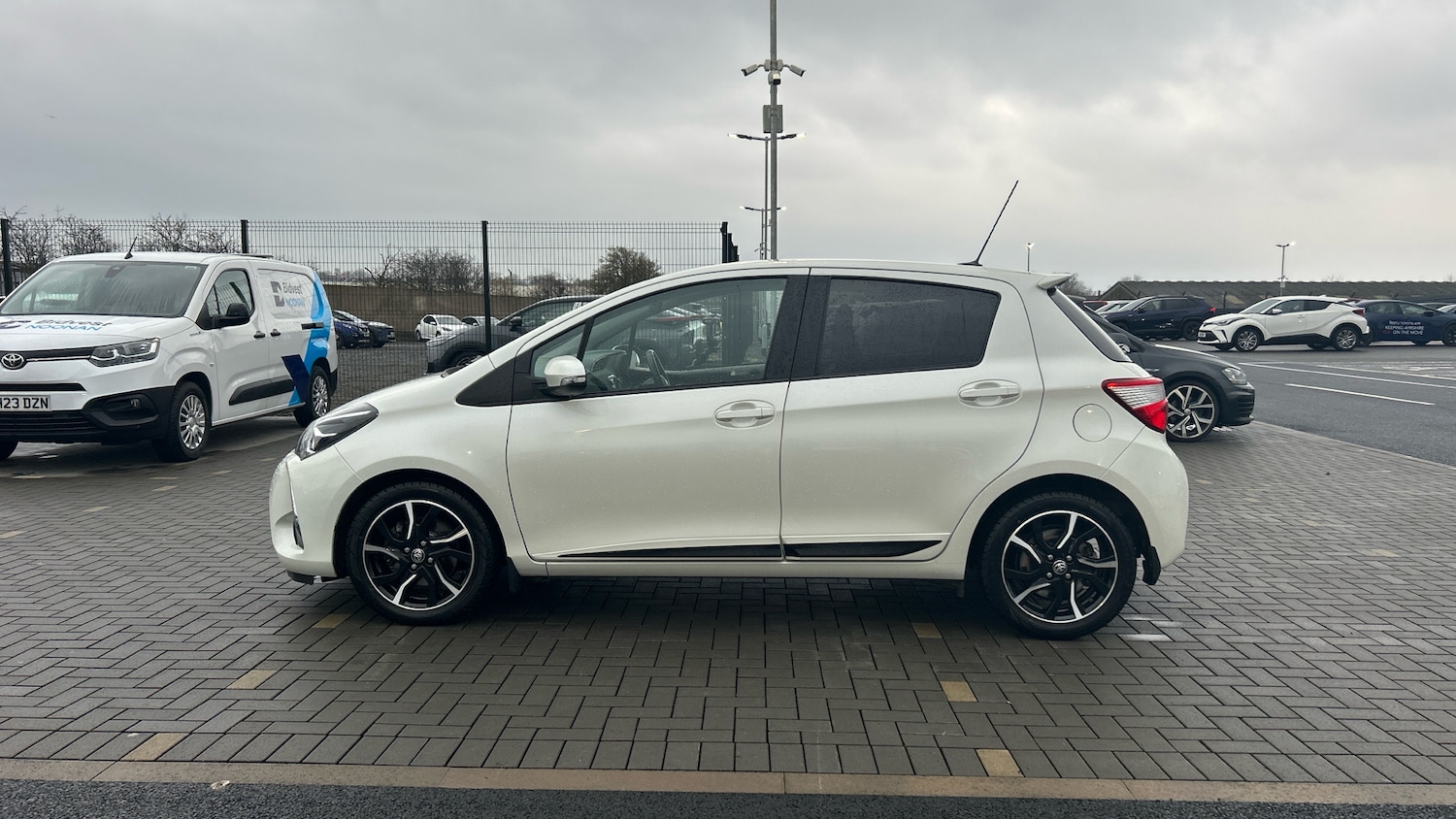 Used Toyota Yaris 2018 for sale - 77730740: Photo 17