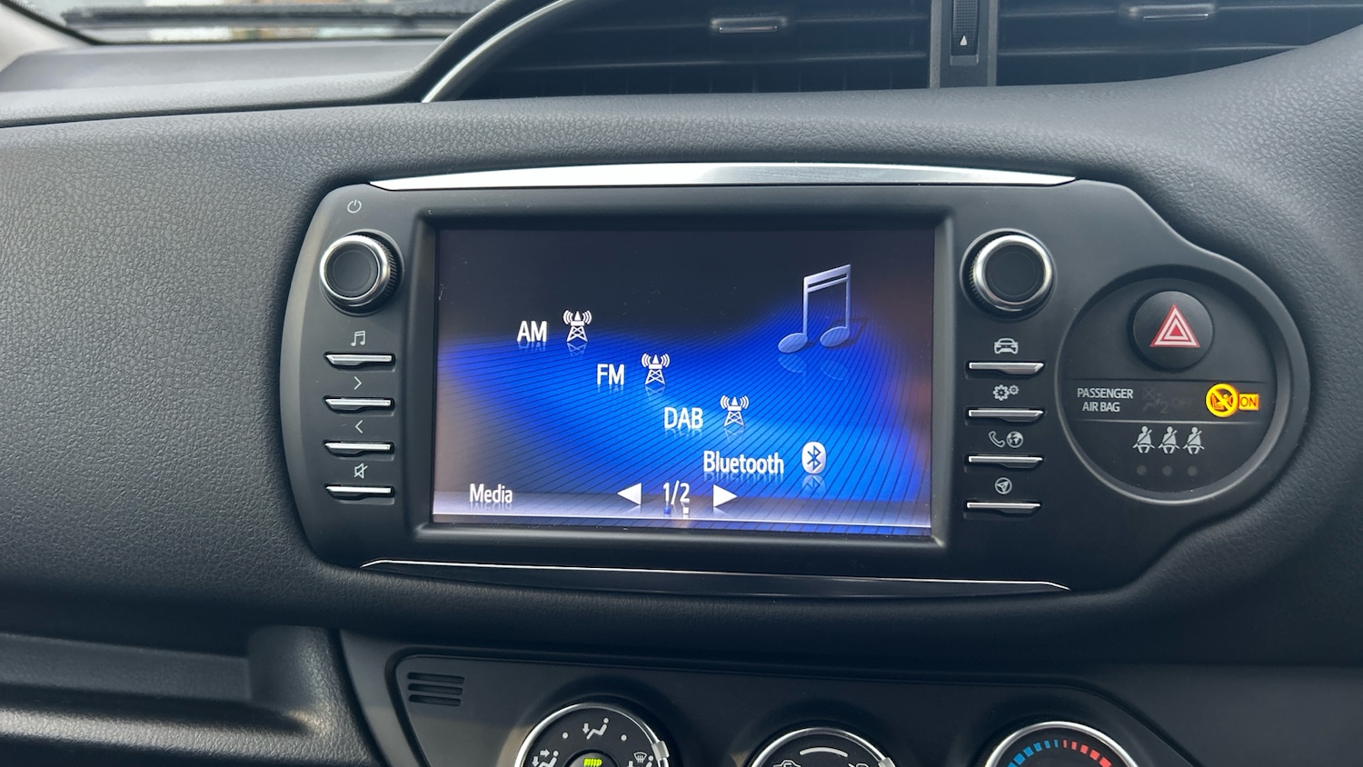 Used Toyota Yaris 2018 for sale - 77730740: Photo 22