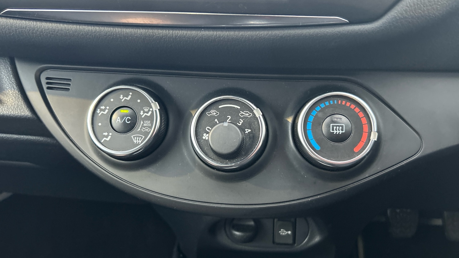 Used Toyota Yaris 2018 for sale - 77730740: Photo 27