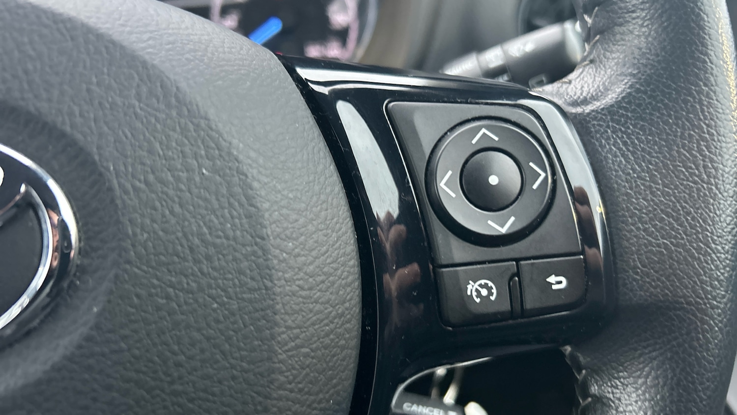 Used Toyota Yaris 2018 for sale - 77730740: Photo 32