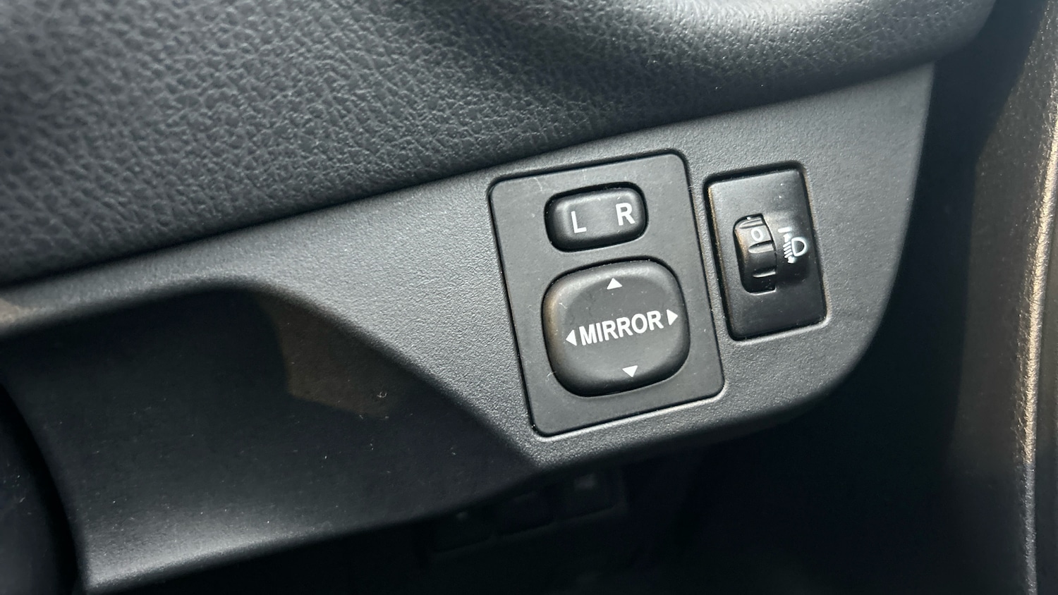 Used Toyota Yaris 2018 for sale - 77730740: Photo 35