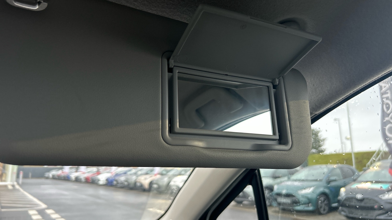 Used Toyota Yaris 2018 for sale - 77730740: Photo 41