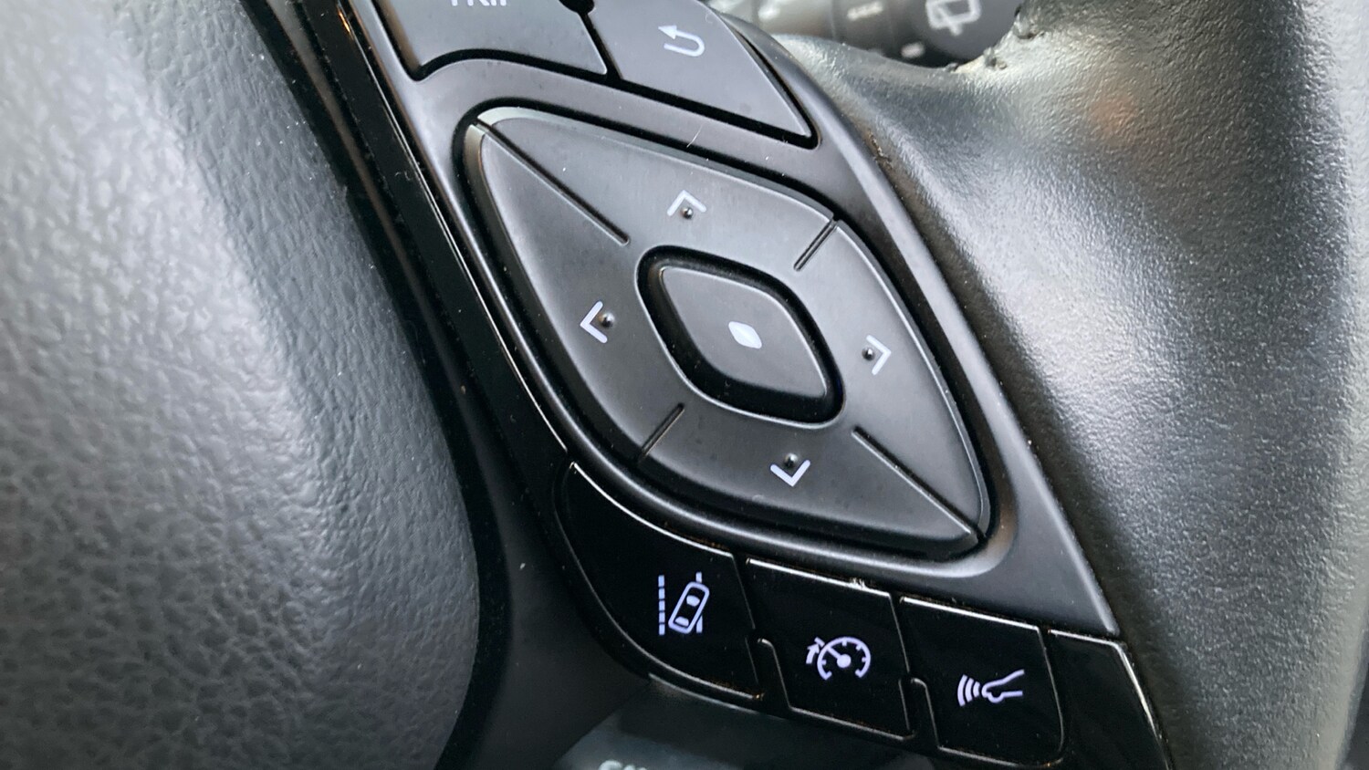 Used Toyota C-HR 2023 for sale - 77689165: Photo 36