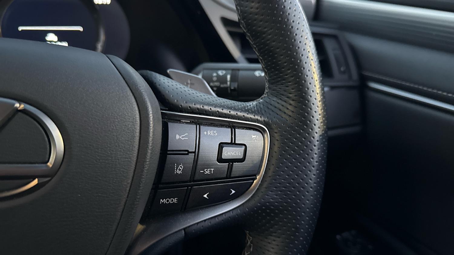 Used Lexus ES 2023 for sale - 76564925: Photo 21