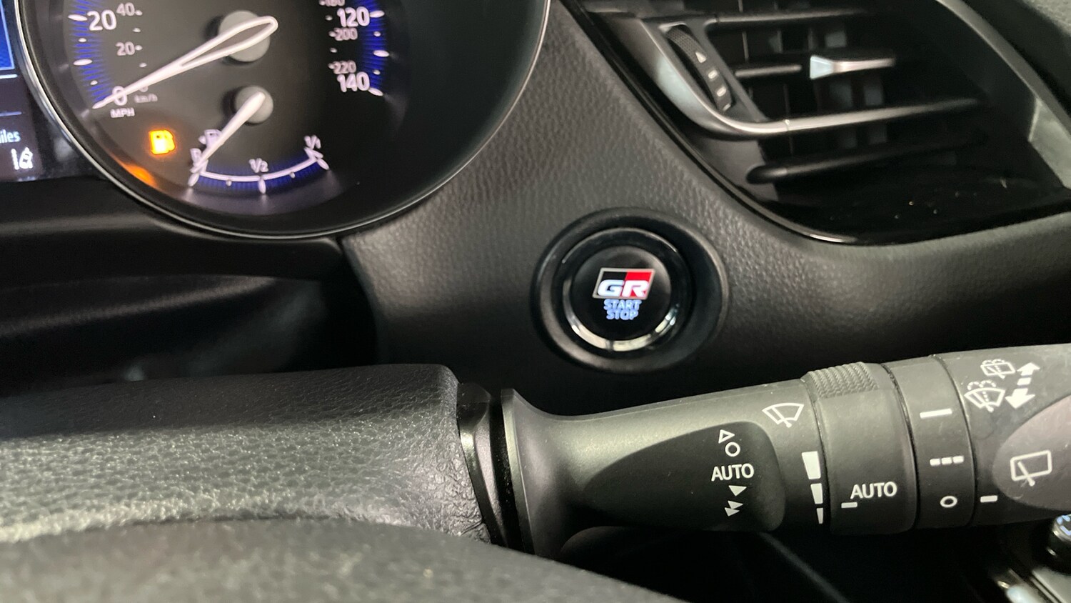 Used Toyota C-HR 2022 for sale - 76374607: Photo 34