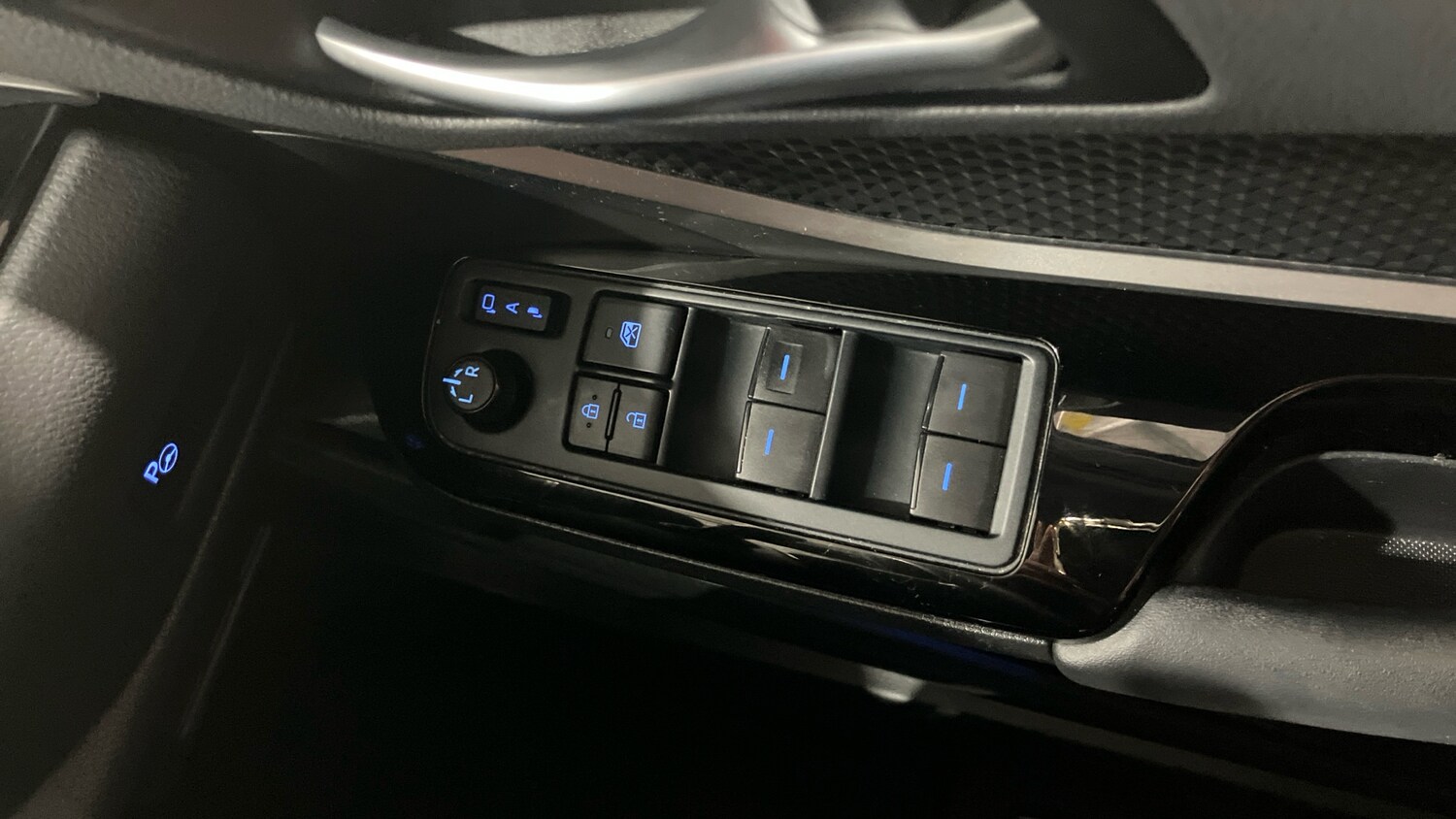 Used Toyota C-HR 2022 for sale - 76374607: Photo 41