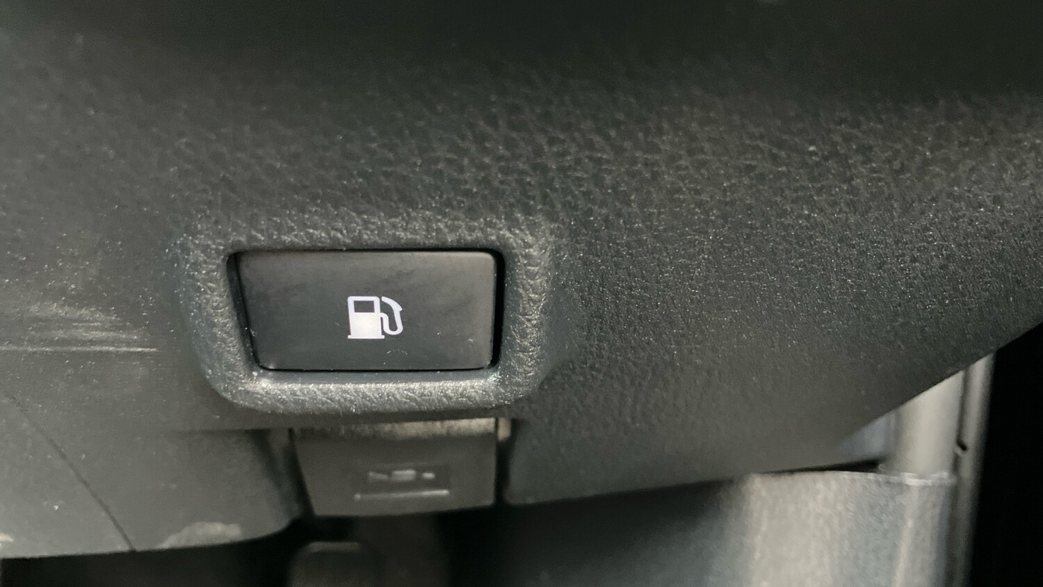 Used Toyota C-HR 2021 for sale - 77569324: Photo 26