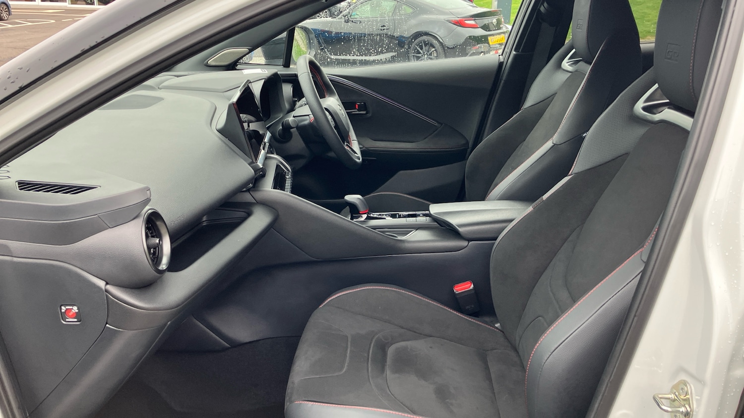 Used Toyota C-HR 2024 for sale - 75700219: Photo 10