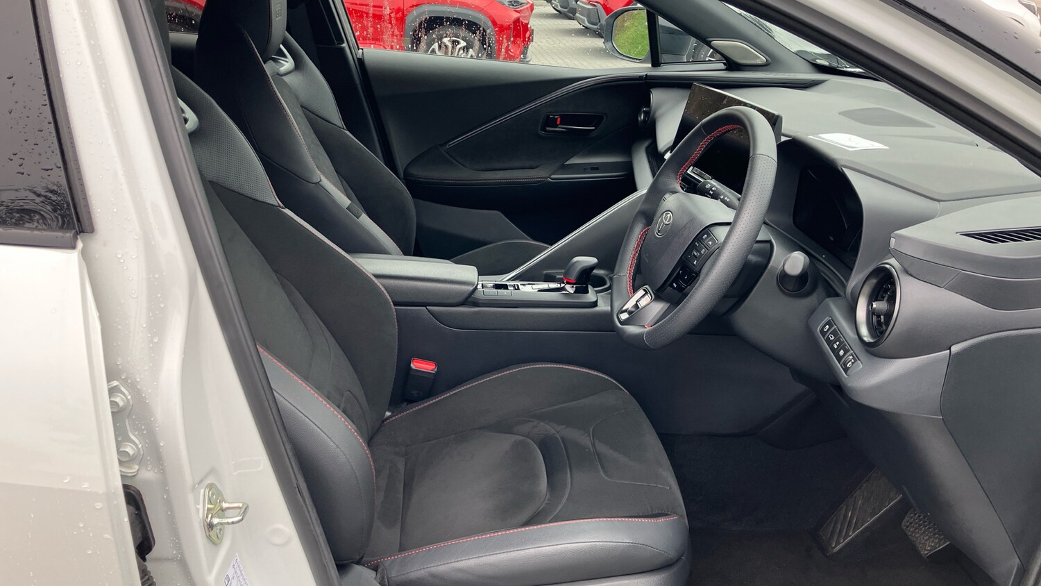 Used Toyota C-HR 2024 for sale - 75700219: Photo 11